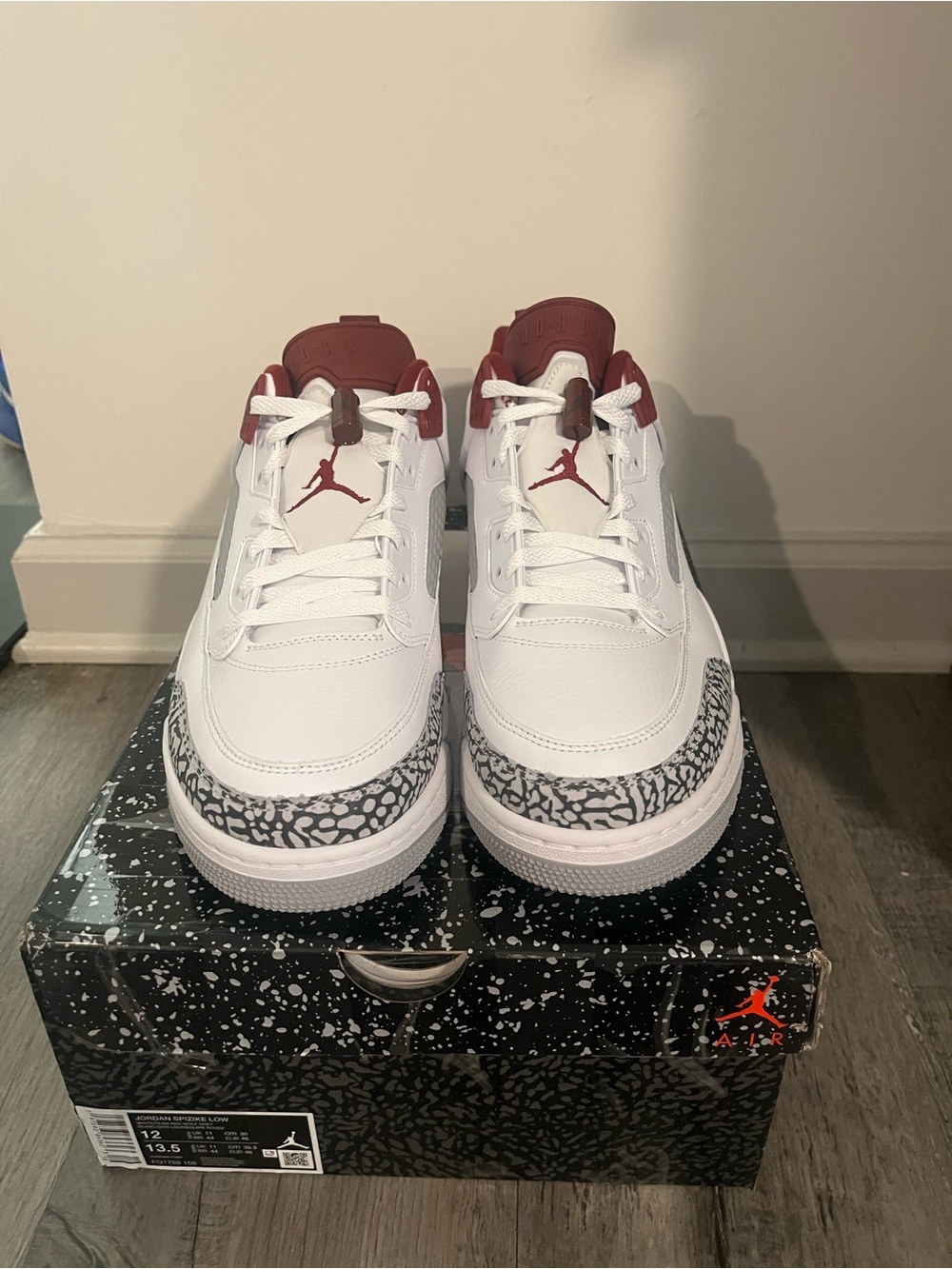 Jordan Men's White and Red Retro 3 Sneakers